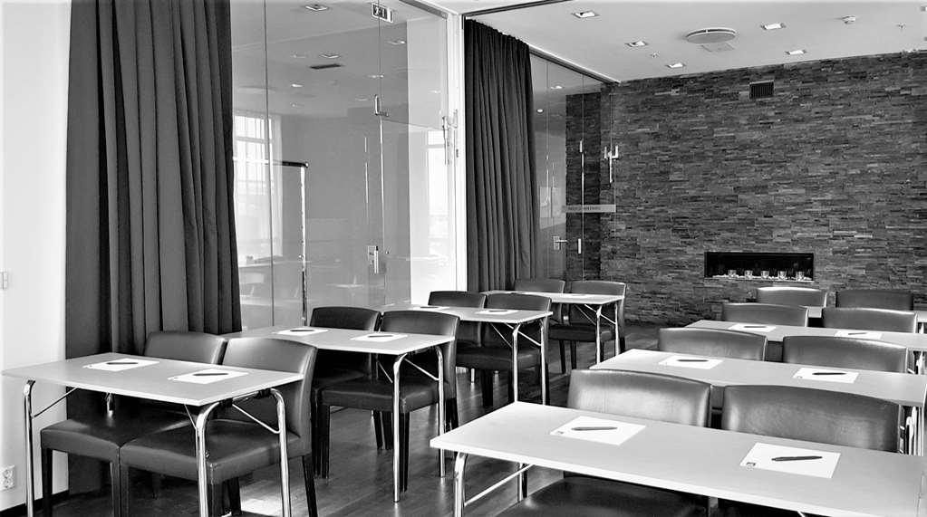Four Monkeys Hotel Alesund Facilities photo