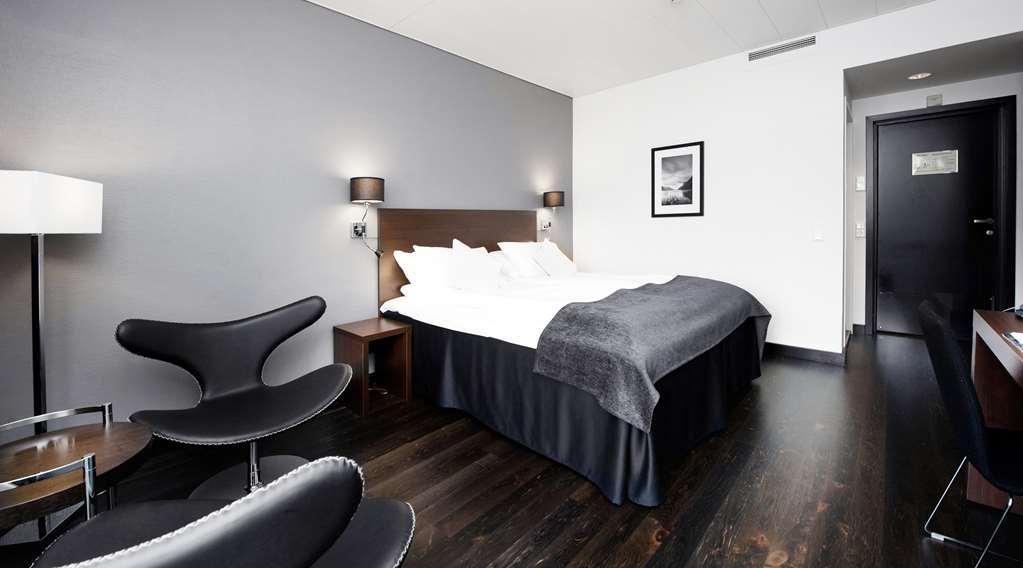 Four Monkeys Hotel Alesund Room photo