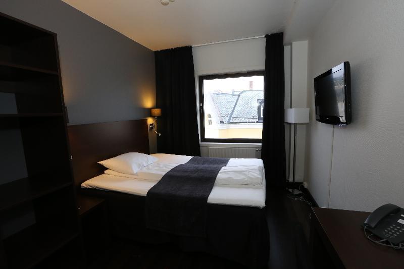Four Monkeys Hotel Alesund Exterior photo